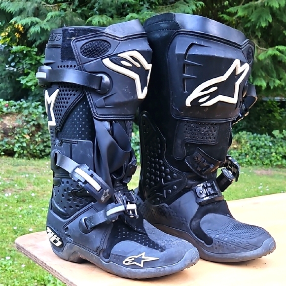 Alpinestars Tech10 Black and White Racing Boots. EUC. SZ 9 - Picture 1 of 7